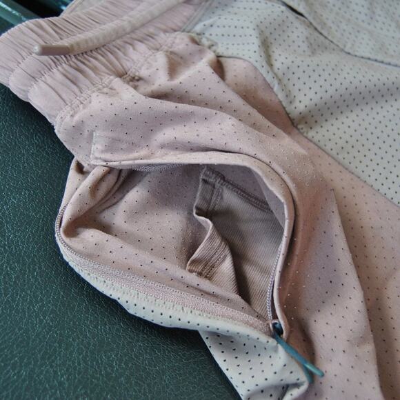 Lululemon Small Step Back Jump Mesh Athletic Short Dust Red 8" Inseam - Picture 11 of 13